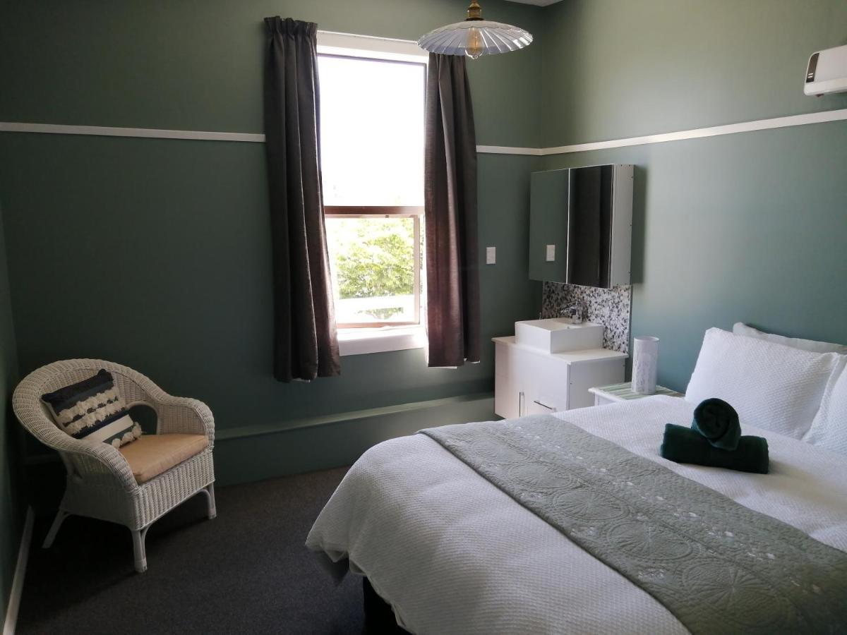 The Duke Hostel 그레이마우스 외부 사진 A room at the hotel