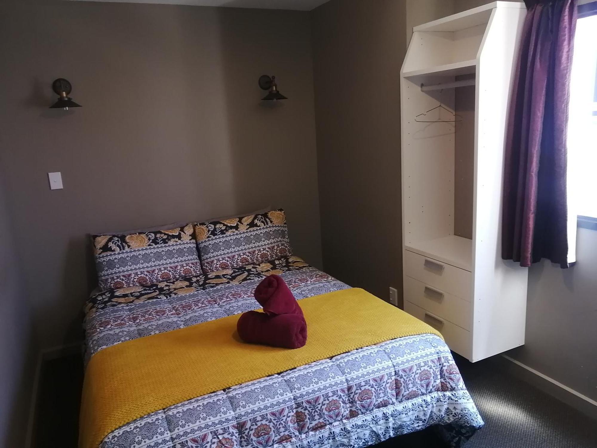 The Duke Hostel 그레이마우스 외부 사진 A bedroom at the hotel