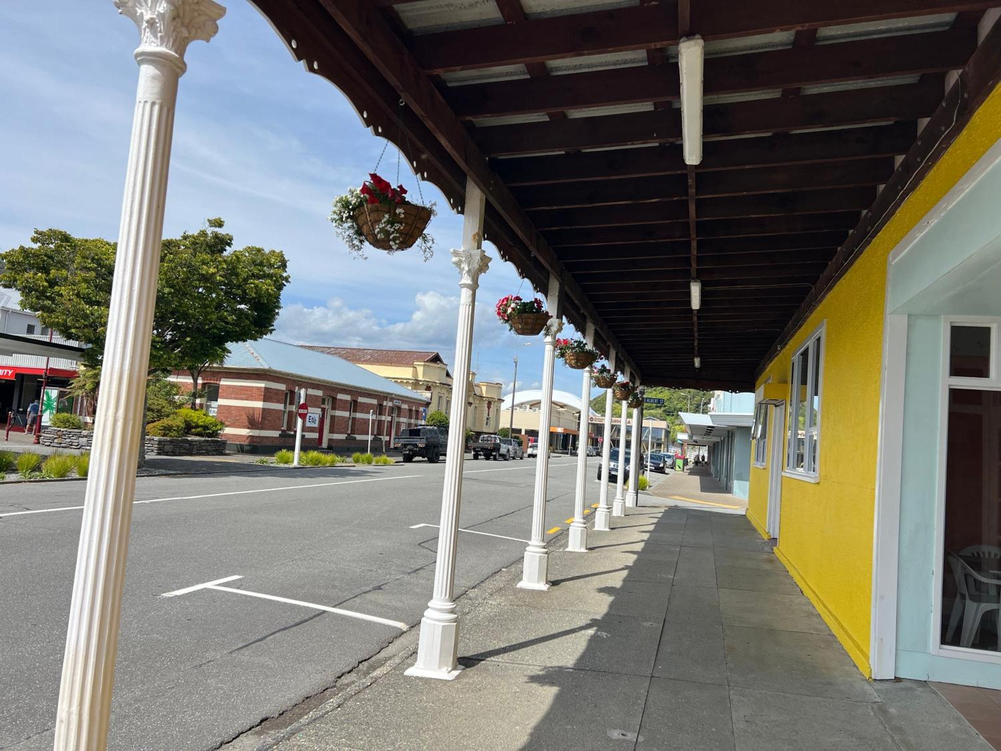 The Duke Hostel 그레이마우스 외부 사진 The historic downtown of Half Moon Bay