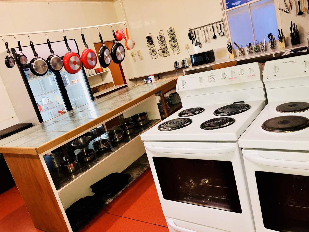The Duke Hostel 그레이마우스 외부 사진 The kitchen at the hostel