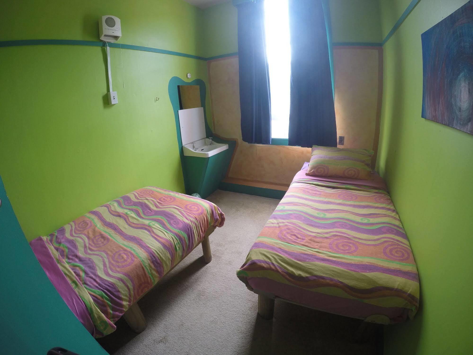 The Duke Hostel 그레이마우스 외부 사진 A room at the hostel