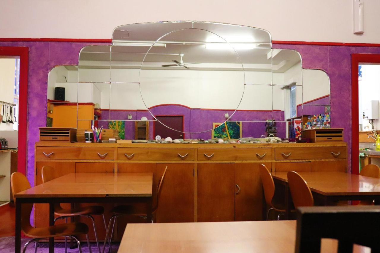 The Duke Hostel 그레이마우스 외부 사진 The mirror room